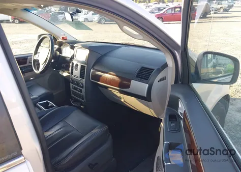 2010 Chrysler Town & Country Touring Plus from USA, damaged, VIN 2A4RR8D15AR320365